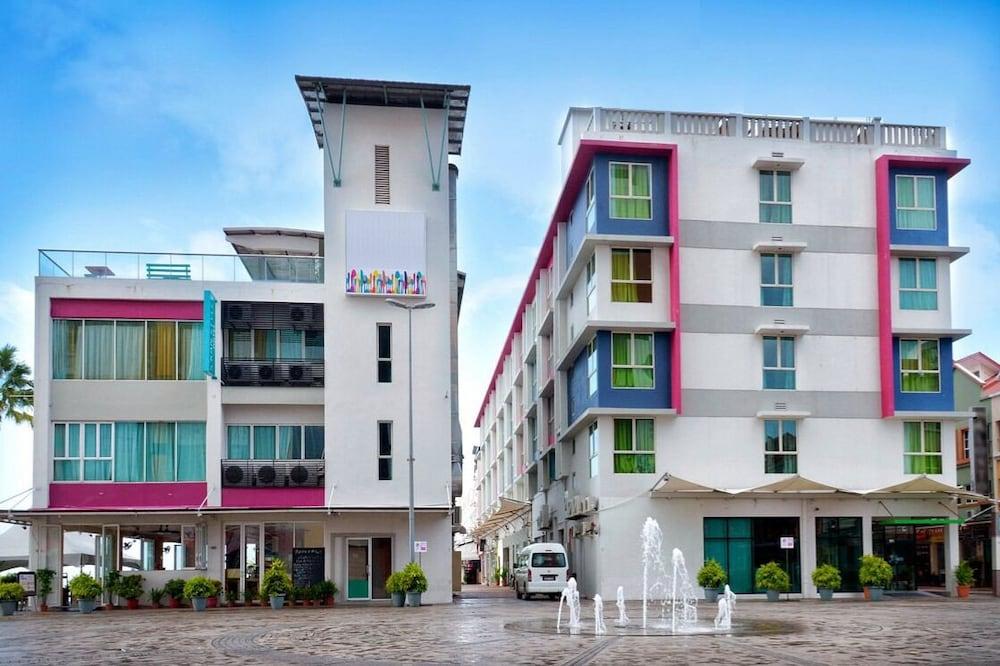 The Elopura Hotel Sandakan Bagian luar foto