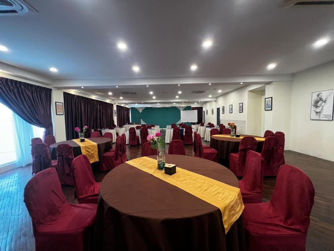 The Elopura Hotel Sandakan Bagian luar foto